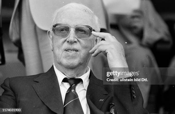 Stan Roush 93 Stanley Rous Photos & High Res Pictures - Getty Images