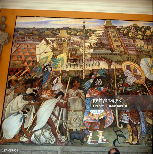 Freske von Diego Rivera im Treppenhaus des Nationalpalastes, Mexiko-City ca. 1960