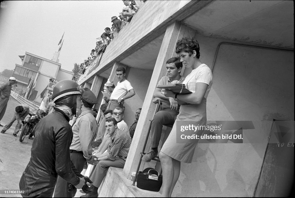 Luigi Taveri und Ehefrau in Monza 1966