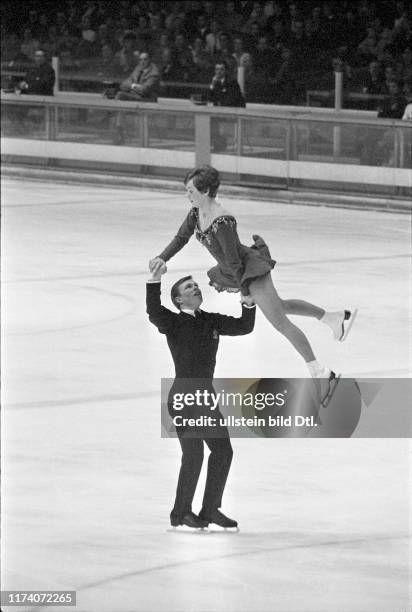 Olympische Winterspiele 1968 Grenoble Photos and Premium High Res