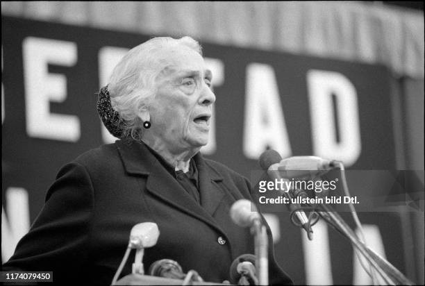 Treffen der spanischen Kommunisten in Genf, 1974: Dolores Ibárruri Gómez, "La Pasionaria"