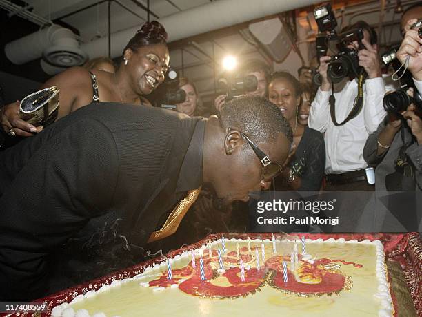 Clinton Portis during Washington Redskins Runningback Clinton Portis' 25th Birthday Party at Silver Spring Gallery in Silver Spring, Maryland, United...
