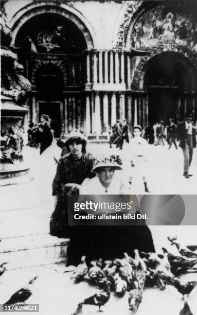 Gertrude Stein und Alice B. Toklas, um 1920