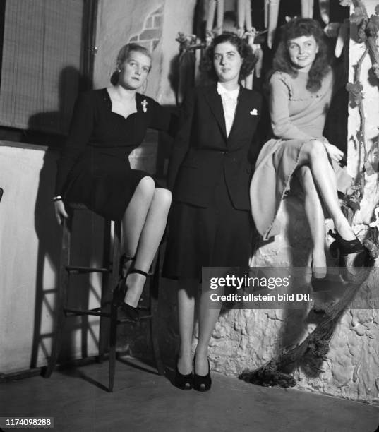 Most beautiful legs contest organized by Au Grand Passage department store, Geneva 1947