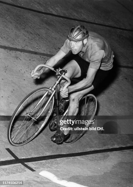 17 Antonio Bevilacqua Stock Photos, HighRes Pictures, and Images