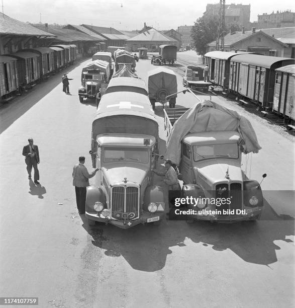 Konvoi; Kolonne Schweizer Lastwagen; 1944