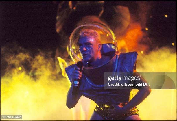 Erasure live in Stockholm 1989, Andy Bell