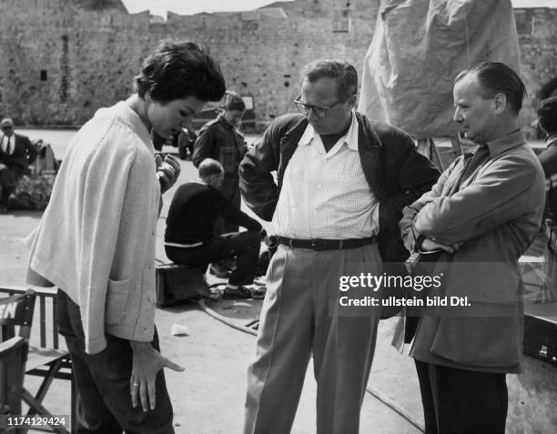 Gia Scala, Carl Foreman während den Dreharbeiten zum Film "The Guns of Navarone" 1961