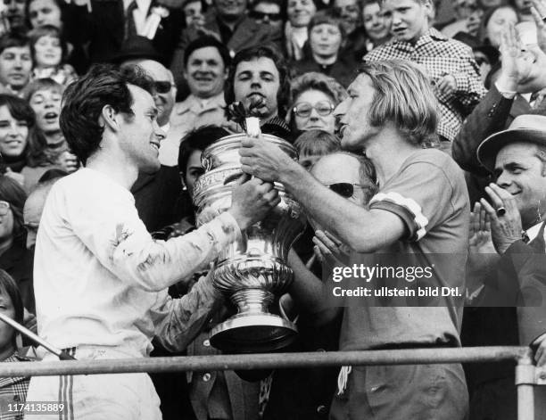 Zürich - FC Basel; the captains Kuhn and Odermatt