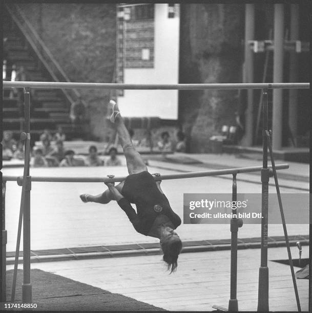 27 Polina Astakhova Photos & High Res Pictures Getty Images