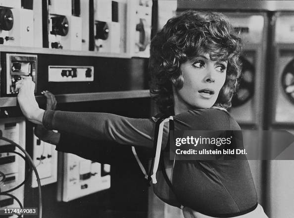 Jill St. John in "Diamonds are forever" 1971 Jill St. John in "Diamonds are forever" 1971
