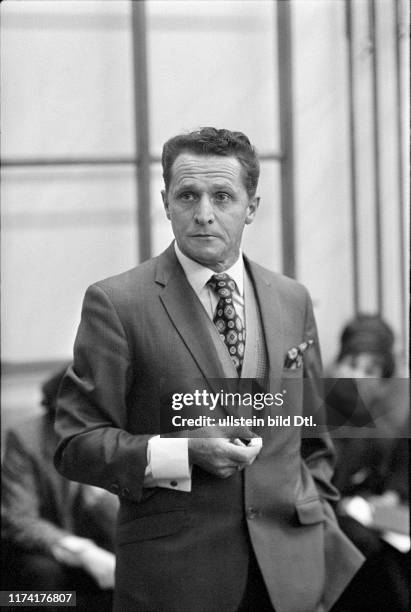 Arthur Ridyard 24 Arthur Lydiard Stock Photos, High-Res Pictures, and Images - Getty ...