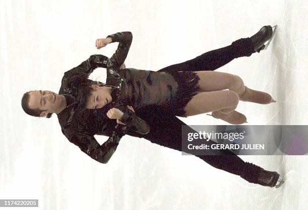 Attitude du couple de patineurs français, Sarah Abitbol et Stéphane Bernadis, lors de l'épreuve du programme court des Championnats d'Europe de...