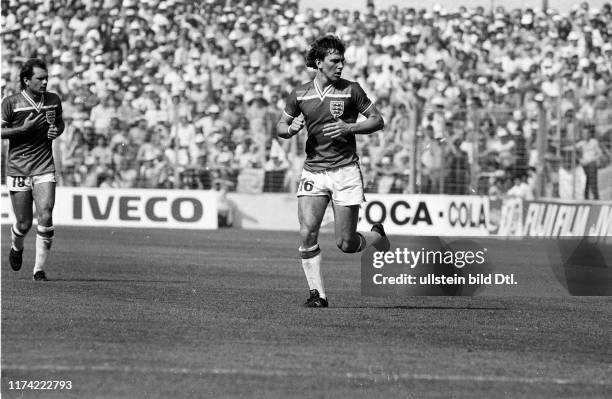 England - France; Brian Robson