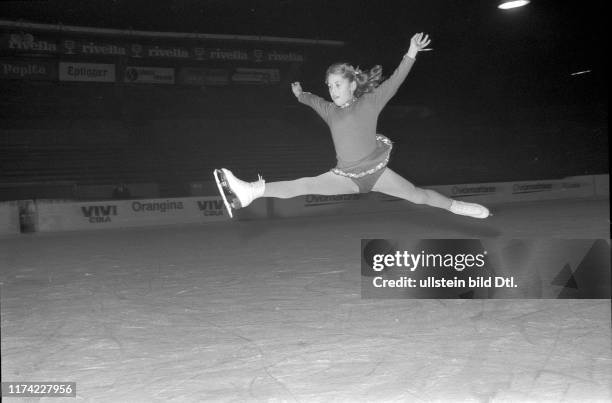 Junior skater Denise Biellmann in Zurich 1971