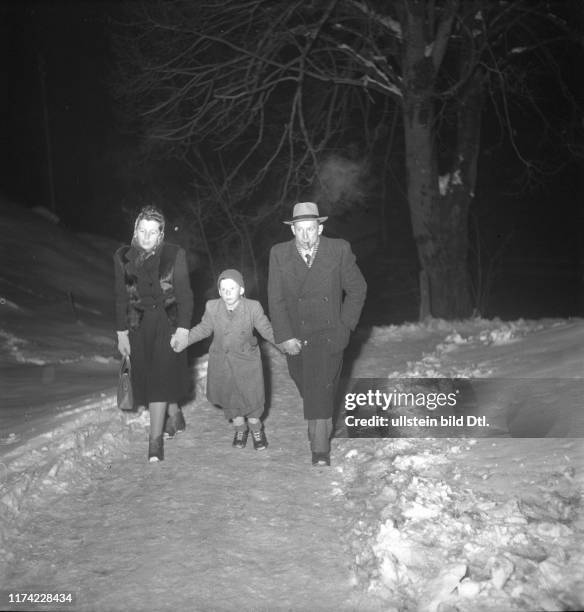 Christmas in the destroyed village Blausee-Mitholz 1947