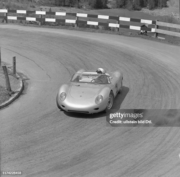 Hill climb race Mitholz-Kandersteg 1962: Herbert "Stumpen-Herbie" Müller on Porsche
