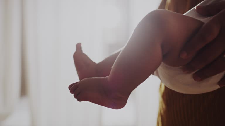 https://media.gettyimages.com/id/1174234332/video/motherhood-fills-your-heart-with-more-love-than-youve-ever-felt.jpg?b=1&s=640x640&k=20&c=19V7smd4MZlMIw5Xq1bFfUpxyuRAy_Si2eGK8vDkXt4=