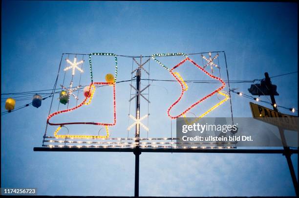 Leuchtschrift-Reklame für Eisbahn, Cervinia 1983