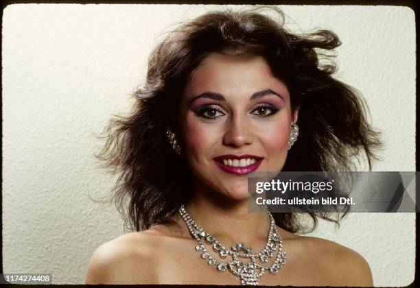 214 Lolita Morena Fotos und hochauflösende Bilder Getty Images