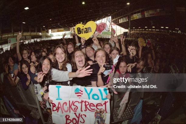 441 Backstreet Boys Fans Stock Photos High Res Pictures and Images 441 Backstreet Boys Fans Stock Photos High Res Pictures and Images