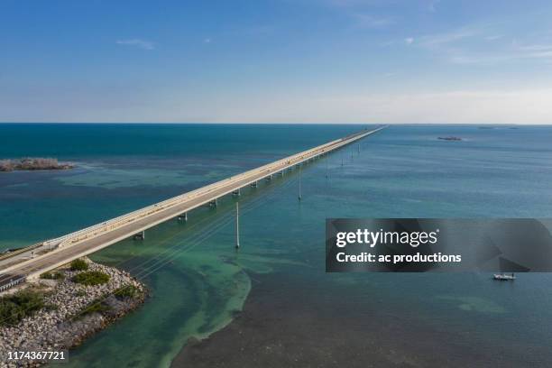 aerial view of seven mile bridge in florida keys, usa - seven mile bridge stock pictures, royalty-free photos & images