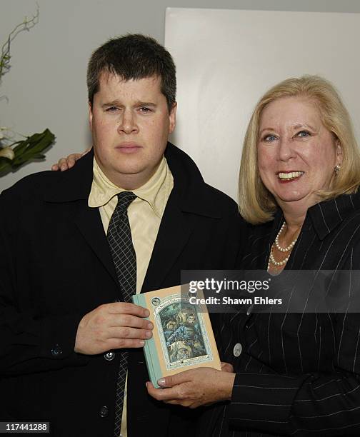 Danielle Handler 507 Daniel Handler Photos & High Res Pictures - Getty Images