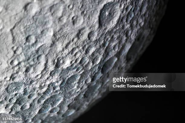 mondoberfläche - cratera vulcânica imagens e fotografias de stock