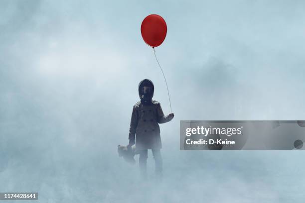 apocalipsis - balloon girl fotografías e imágenes de stock