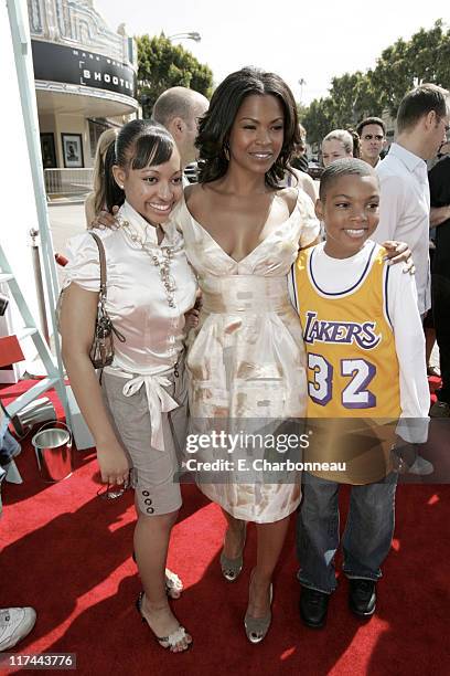 Aleisha Allen, Nia Long and Philip Daniel Bolden during The Premiere of Revolution Studios' and Columbia Pictures' "Are We Done Yet?" - Red Carpet at...