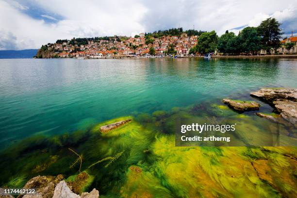 lake ohrid and cityscape, ohrid, macedonia - lake ohrid stockfoto's en -beelden