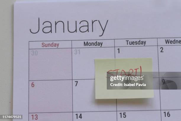 calendar indicating start on 1st january - new year resolution stock pictures, royalty-free photos & images