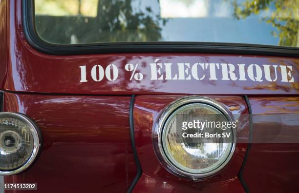 electric rickshaw in bordeaux, france - classic car point of view stock-fotos und bilder