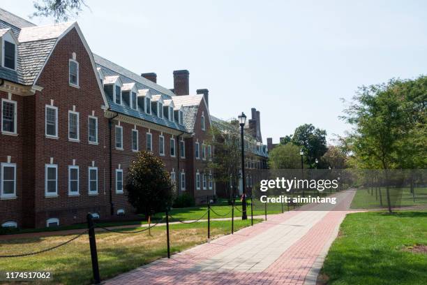 campus view of the university of delaware - newark stock pictures, royalty-free photos & images