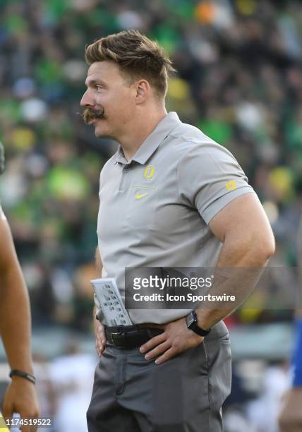Oregon strength and conditioning coach Aaron Feld on the field during...  News Photo - Getty Images