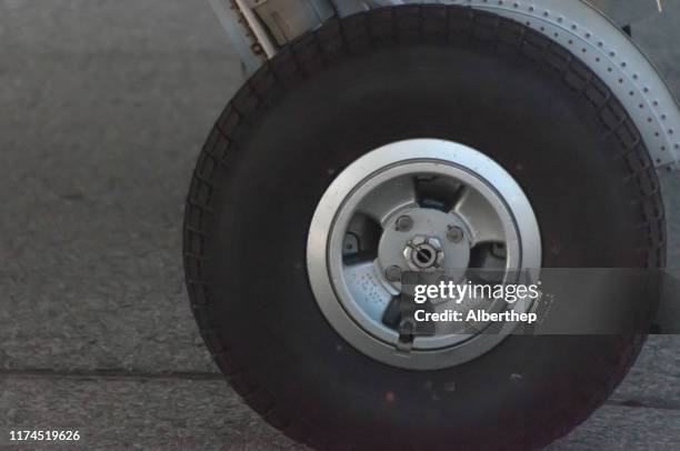 Splinter Ramp Splinters Flying Photos and Premium High Res Pictures - Getty Images