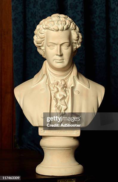 "mozart" - büste skulptur stock-fotos und bilder