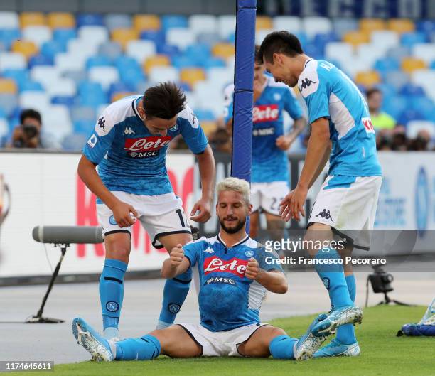 Dries Mertens of SSC Napoli celebrates after scoring the 1-0 goal with teammates Hirving Lozano and Elif Elmas during the Serie A match between SSC...