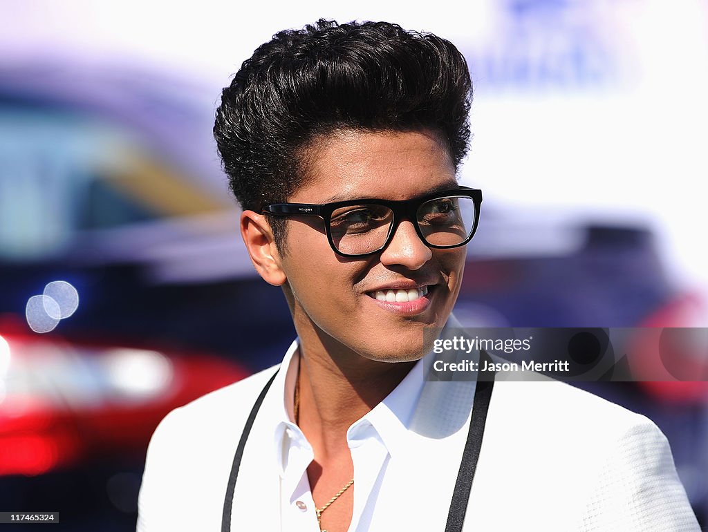 BET Awards '11 - Arrivals