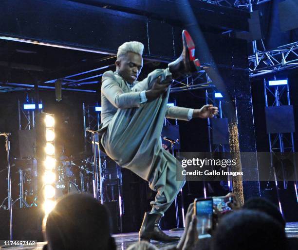 484 Somizi Mhlongo Stock Photos, High-Res Pictures, and Images - Getty Images