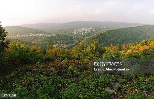 jim thorpe (mauch chunk), pennsylvania - pocono mountains stock pictures, royalty-free photos & images