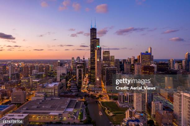 arquitectura da cidade de chicago na hora azul - ambientação - fotografias e filmes do acervo