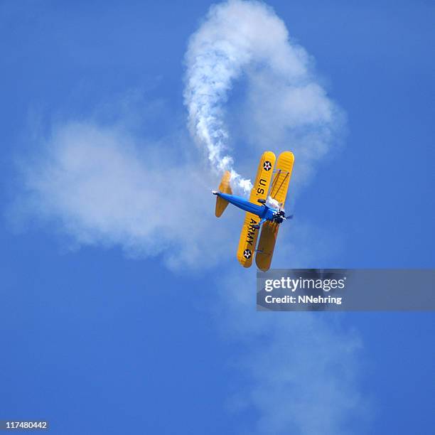 aerobatic stunt stearman kaydet biplane - airshow stockfoto's en -beelden