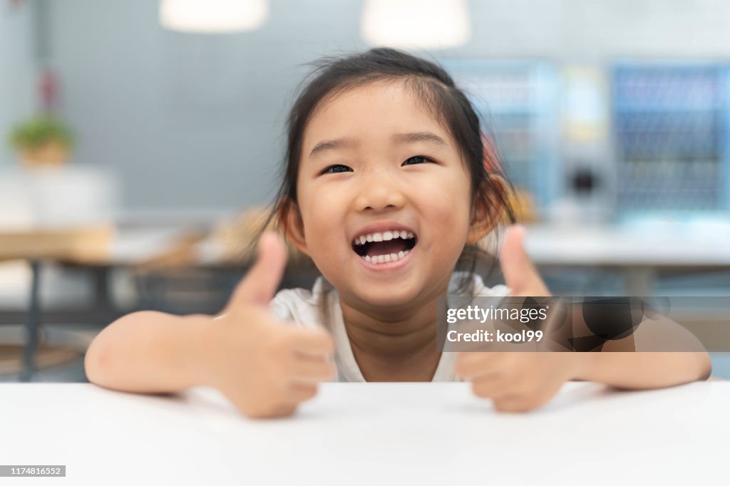Cute Girl Thumb up