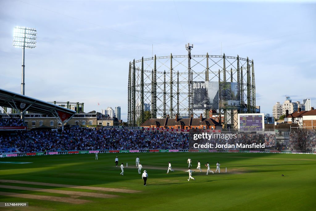 England v Australia - 5th Specsavers Ashes Test: Day Four