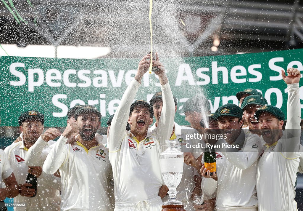 England v Australia - 5th Specsavers Ashes Test: Day Four