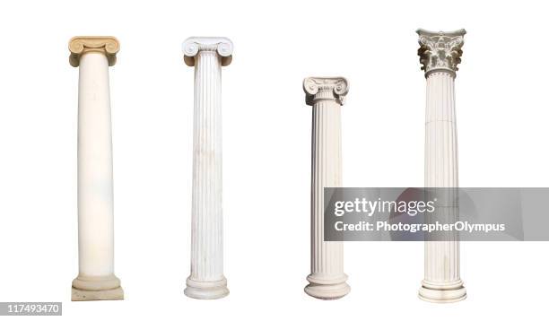 cuatro columnas aislado - columna-arquitectónica fotografías e imágenes de stock