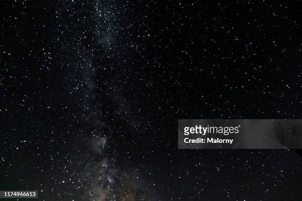 starry night sky. - textfreiraum stock-fotos und bilder