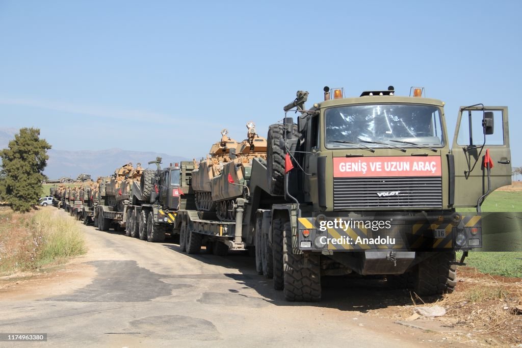 Turkey deploys tanks and armored vehicles to Syrian border