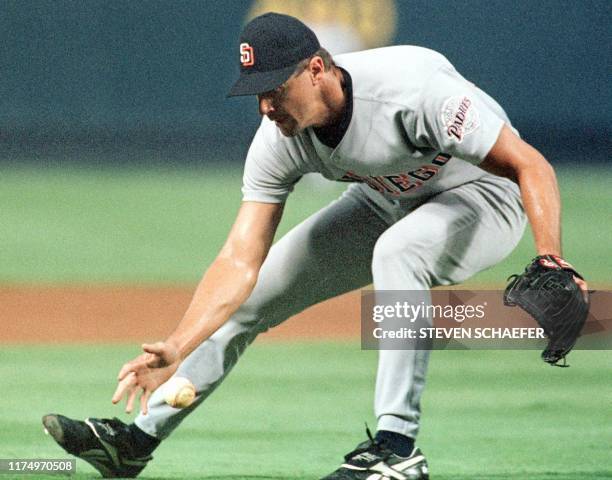 San Diego Padres pitcher Kevin Brown mishandles a ball hit back to the mound by Atlanta Braves' Andrew Jones in the second inning during their game...